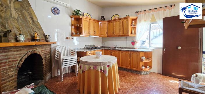 Image No.27-4 Bed Property for sale