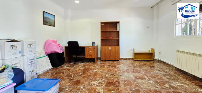 Image No.19-4 Bed Property for sale