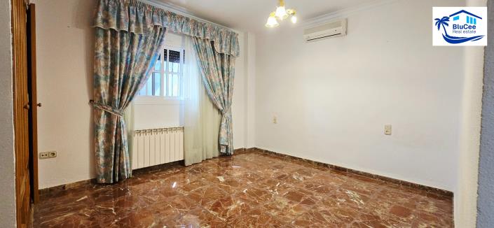 Image No.32-4 Bed Property for sale