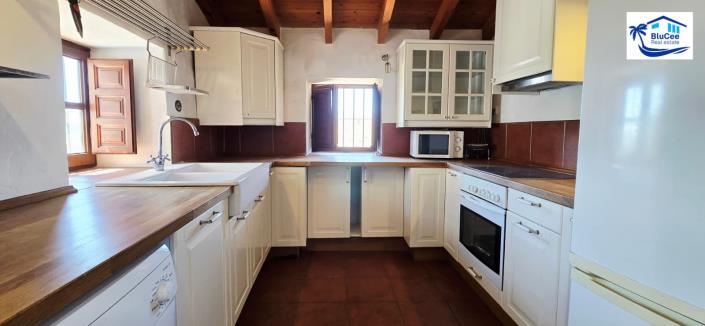 Image No.12-3 Bed Country House for sale