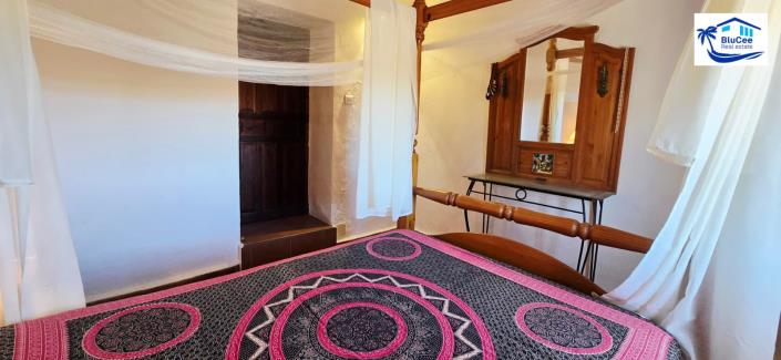 Image No.20-3 Bed Country House for sale