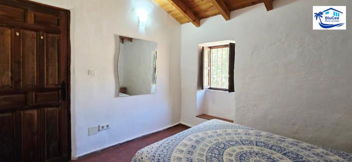 Image No.16-3 Bed Country House for sale