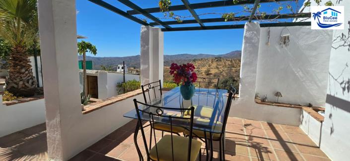 Image No.30-3 Bed Country House for sale