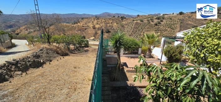 Image No.31-3 Bed Country House for sale