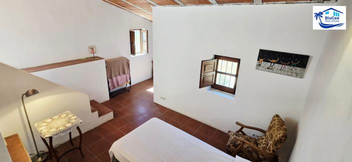 Image No.23-3 Bed Country House for sale