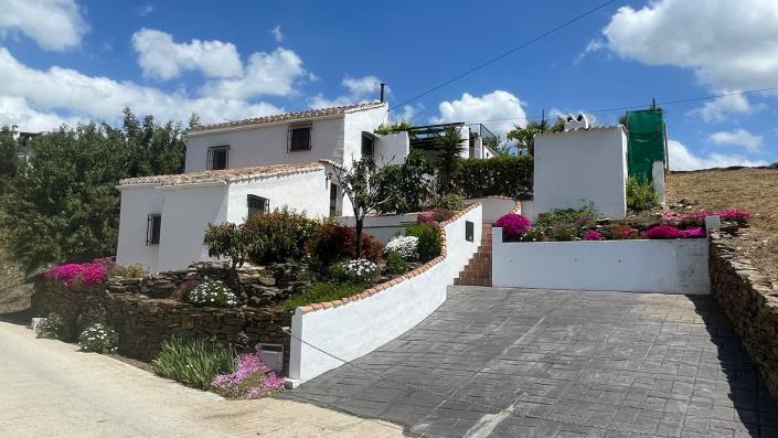 Image No.33-3 Bed Country House for sale