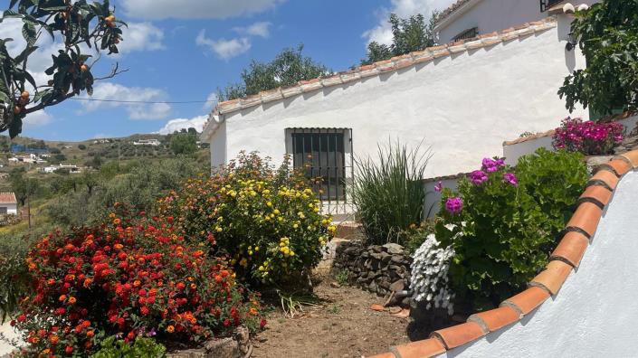 Image No.37-3 Bed Country House for sale