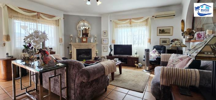 Image No.9-3 Bed Townhouse for sale