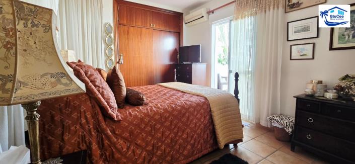 Image No.18-3 Bed Townhouse for sale