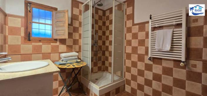 Image No.20-2 Bed Country House for sale