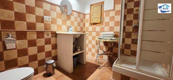 Image No.26-2 Bed Country House for sale