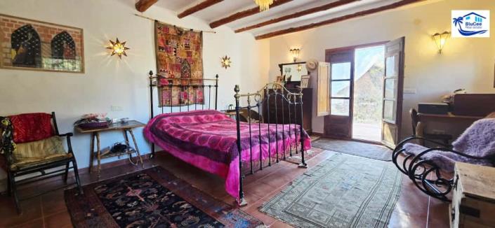 Image No.14-2 Bed Country House for sale