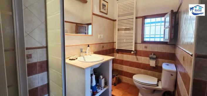 Image No.27-2 Bed Country House for sale