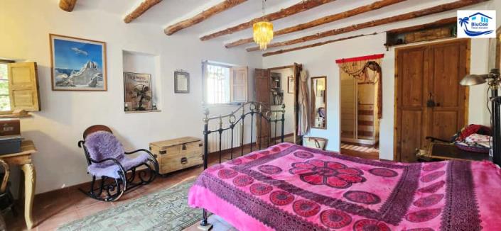 Image No.19-2 Bed Country House for sale