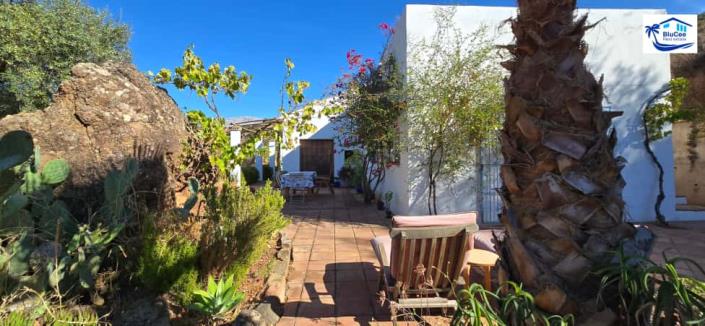 Image No.41-2 Bed Country House for sale