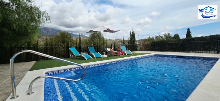 Image No.2-3 Bed Chalet for sale