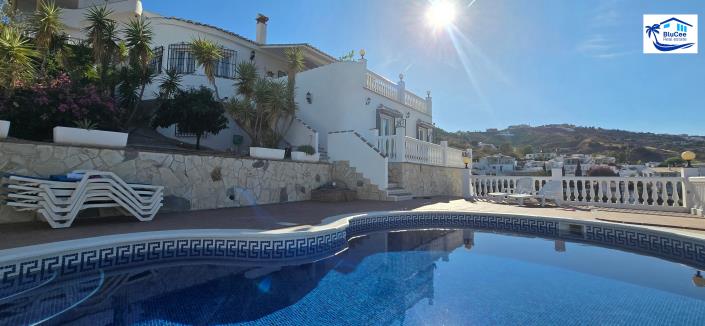 Image No.40-3 Bed Chalet for sale