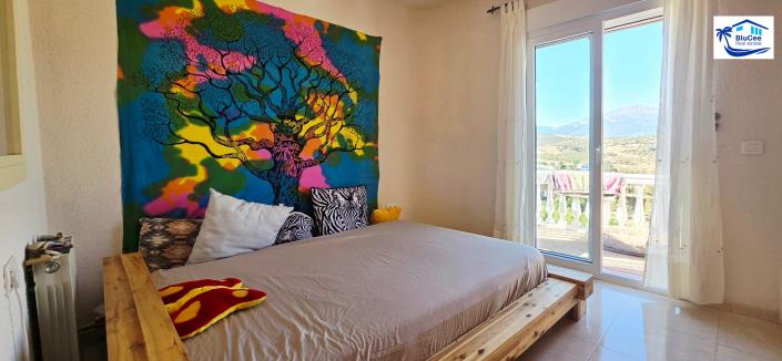 Image No.28-3 Bed Chalet for sale