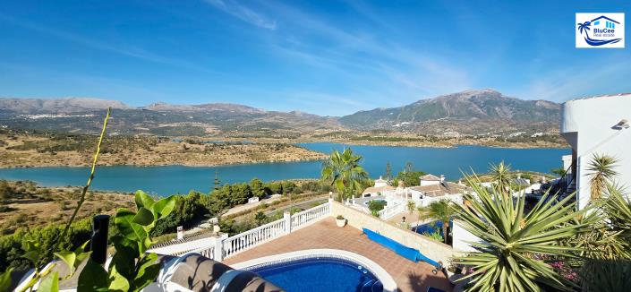 Image No.9-3 Bed Chalet for sale