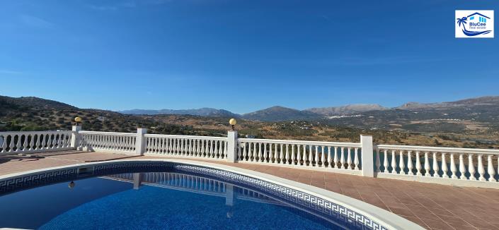 Image No.44-3 Bed Chalet for sale