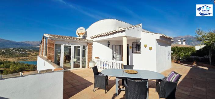 Image No.52-3 Bed Chalet for sale