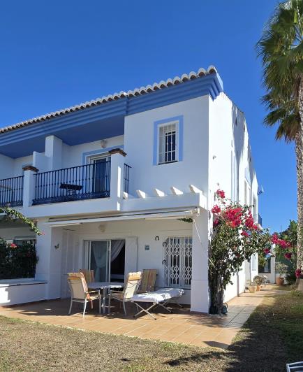 Image No.27-3 Bed Semi-Detached for sale