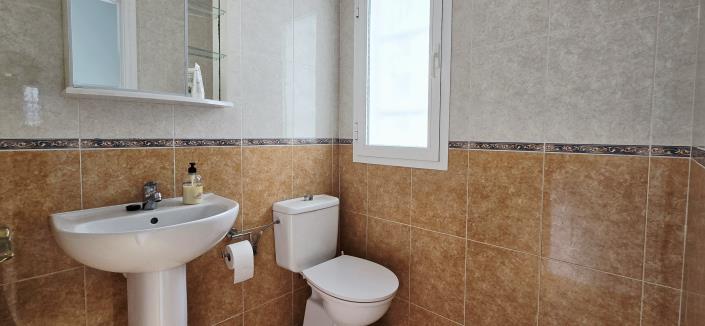 Image No.15-3 Bed Semi-Detached for sale