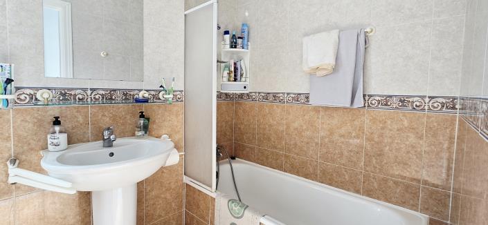 Image No.23-3 Bed Semi-Detached for sale