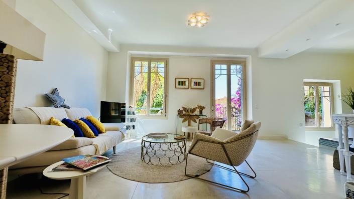 Image No.4-3 Bed Village House for sale