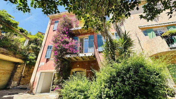 Image No.10-3 Bed Village House for sale