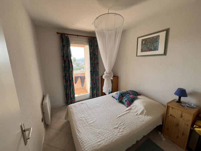 Image No.10-3 Bed House for sale