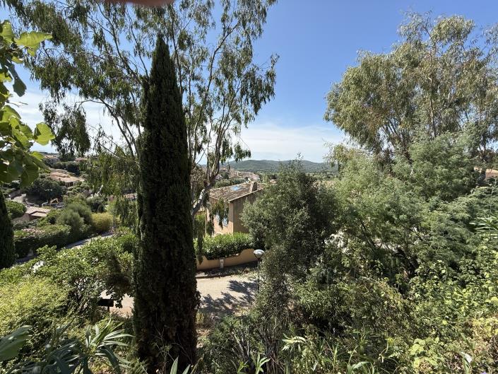 Image No.9-3 Bed House for sale