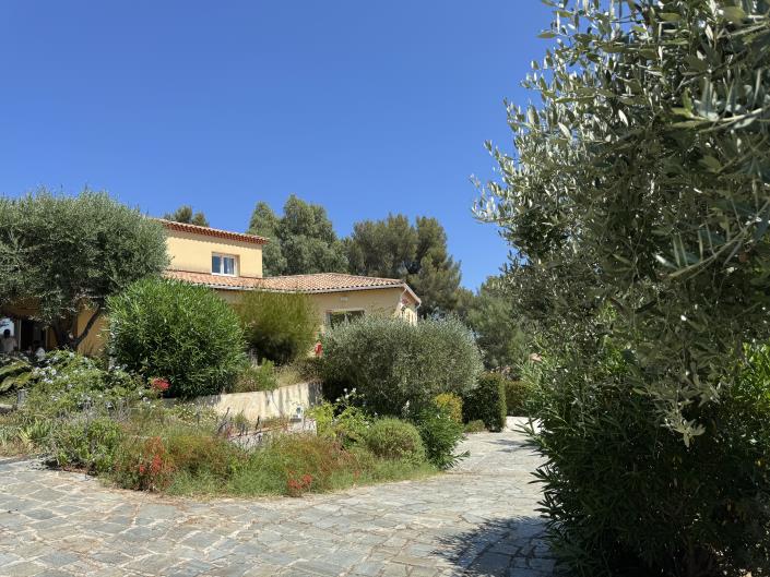 Image No.2-5 Bed Villa / Detached for sale