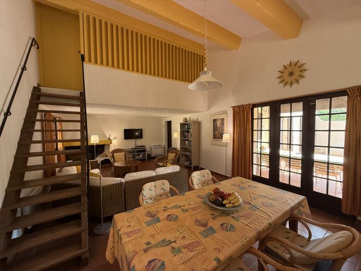 Image No.9-6 Bed Country House for sale