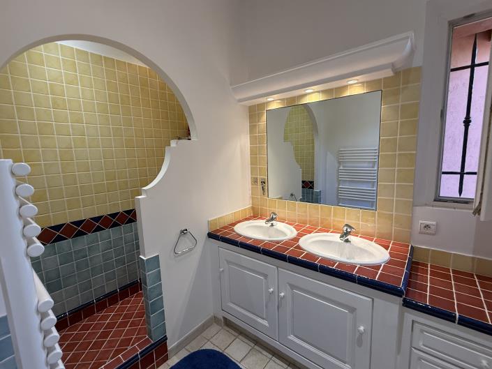 Image No.11-5 Bed Villa for sale