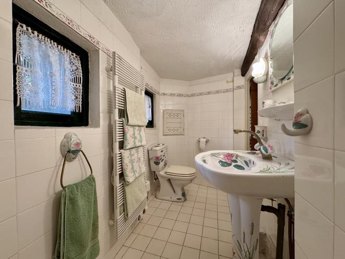 Image No.4-2 Bed Village House for sale