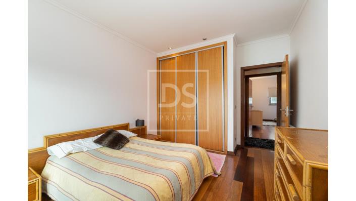 Image No.18-3 Bed House for sale