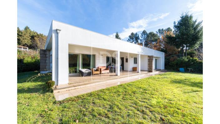 Image No.1-3 Bed House for sale