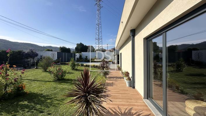 Image No.4-4 Bed House for sale