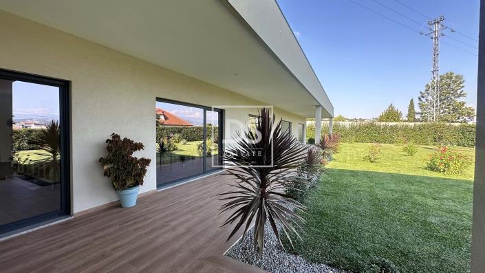 Image No.7-4 Bed House for sale