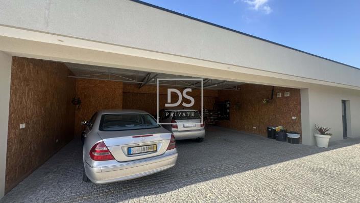 Image No.11-4 Bed House for sale