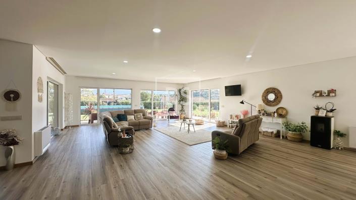 Image No.20-4 Bed House for sale