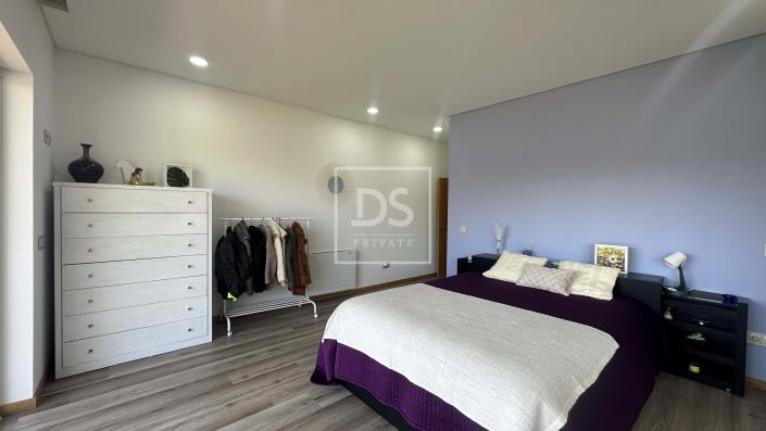 Image No.28-4 Bed House for sale