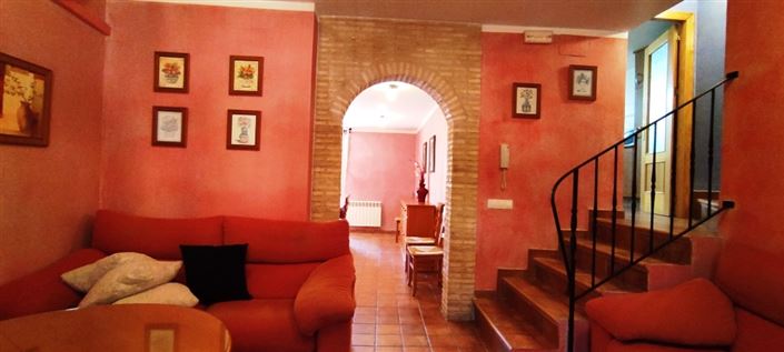 Image No.4-6 Bed Townhouse for sale