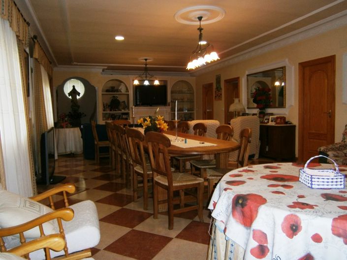 Image No.6-6 Bed Country House for sale