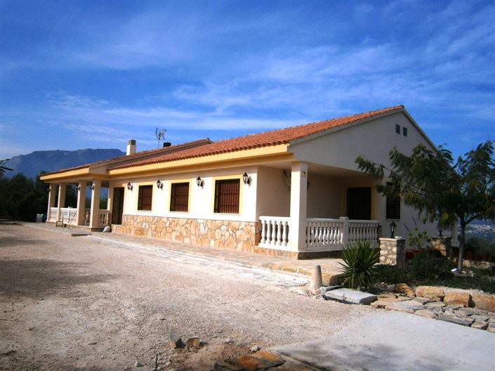 Image No.2-4 Bed Country House for sale