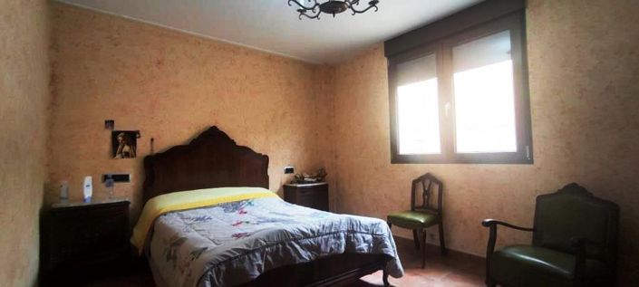 Image No.10-7 Bed Country House for sale