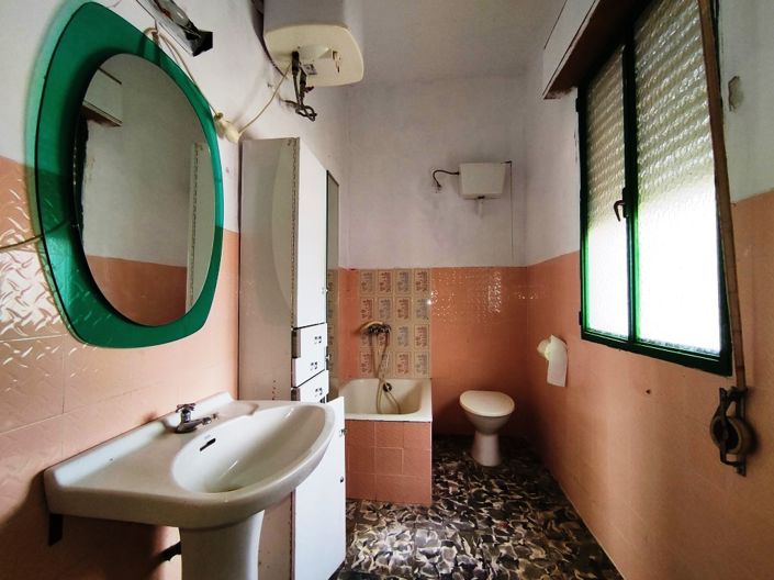 Image No.9-3 Bed Country House for sale