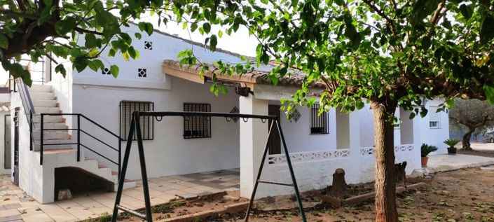 Image No.2-4 Bed Country House for sale