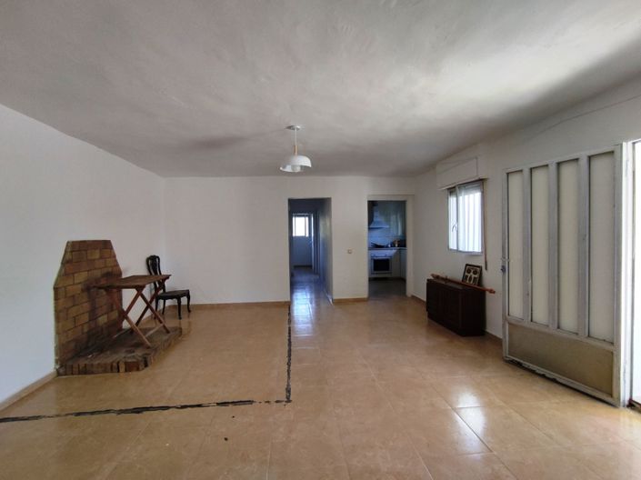 Image No.6-4 Bed Country House for sale